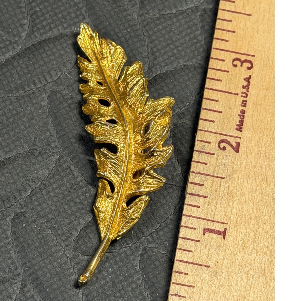 Coro Leaf Brooch Feather Gold Tone MCM 60s Quill Pin Botanical Vintage Jewelry
